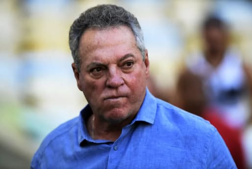 Abel Braga prioriza Flamengo e fica mais distante do Santos, que já pensa em plano B