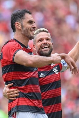 Rhodolfo diz que escolheu ficar no Flamengo por chance de títulos