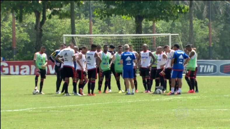 Ederson fica disponível para amistoso, e Cirino volta a treinar com bola no Fla