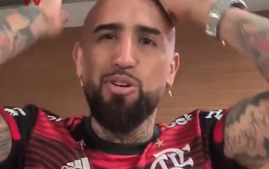 Faz o moicano: Arturo Vidal manda recado à torcida do Flamengo