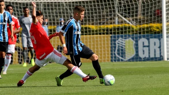 Grêmio reage no fim, mas perde o Gre-Nal pelo Brasileirão Sub-20