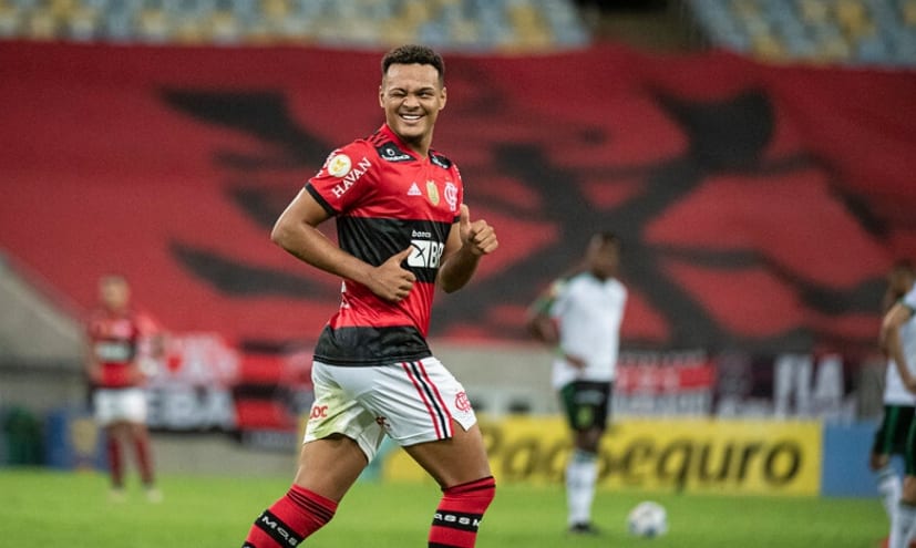 Rodrigo Muniz tem quatro ofertas, e Flamengo terá reunião em Portugal para avaliar futuro do jogador