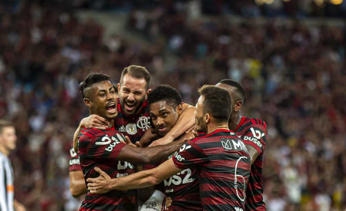 [SEGUE O LÍDER]: Vitinho marca belo gol, Flamengo vence o Atlético e abre oito pontos de vantagem na liderança