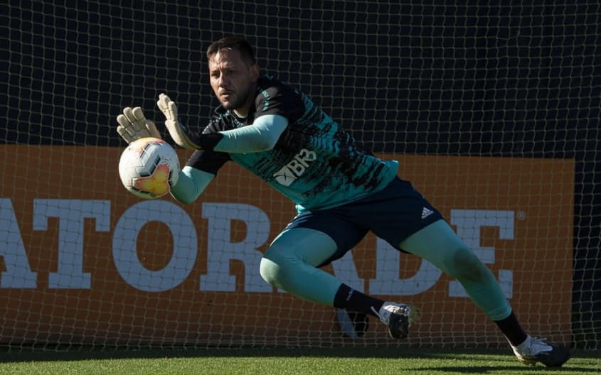 Antes da estreia contra o Vélez, Flamengo treina no CT do Boca Jrs; Estamos preparados, diz Diego Alves