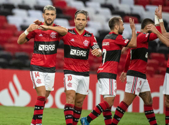 Flamengo jogou um futebol de sonho no 1º tempo contra a LDU, diz comentarista