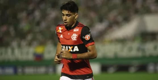 Pensando em uma futura transferência, Flamengo estuda renovação com Paquetá para aumentar multa