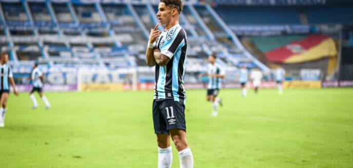 Grêmio ainda não negocia com Ferreira e já tem resposta de Alex Teixeira