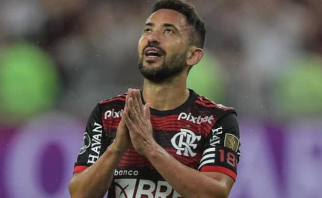 Everton Ribeiro recebe proposta milionária para deixar o Flamengo e Braz é comunicado sobre futuro do meia-atacante