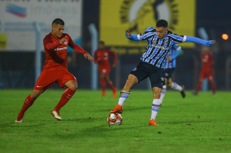 Clássico Gre-Nal termina em empate no Estádio do Vale