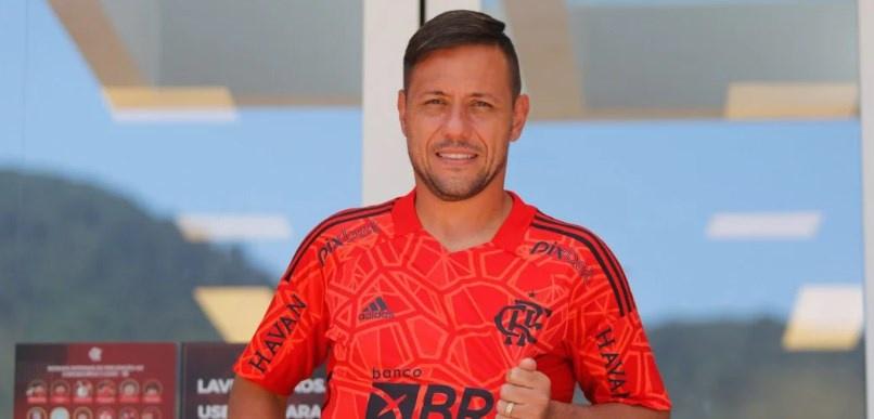 Novo uniforme! Adidas lança dois uniformes de goleiros para o Flamengo na temporada 2022. Veja!