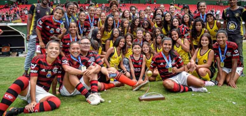 Flamengo vira sobre o Fluminense e é pentacampeão do Carioca Feminino