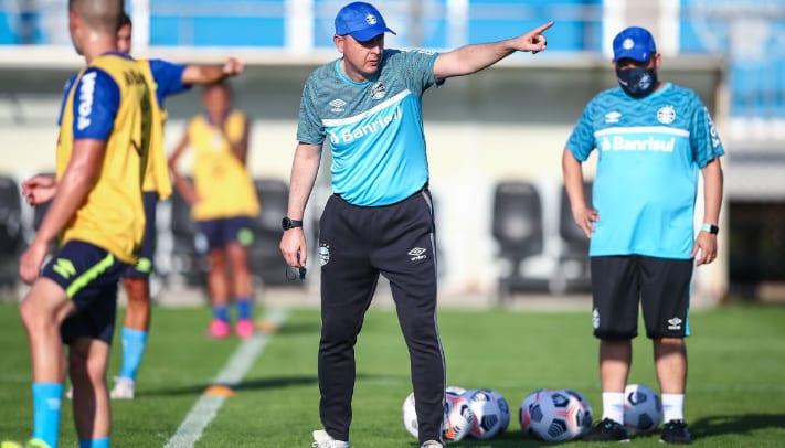 Após vencer o Caxias, Grêmio retorna aos treinamentos no CT Luiz Carvalho