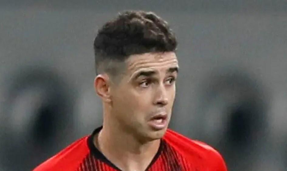 Oscar se antecipa e não fica em silêncio sobre escolha do Flamengo