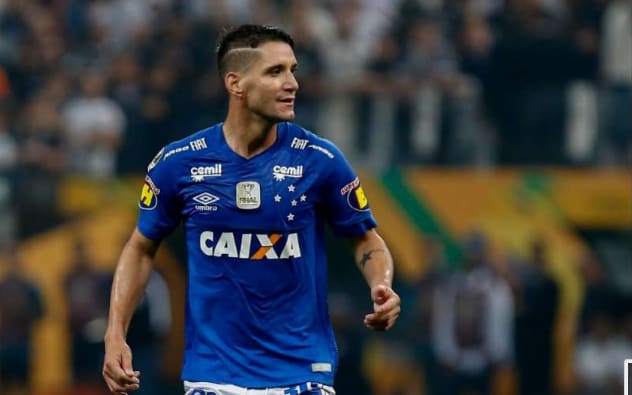 Para manter sobriedade financeira, Grêmio é cauteloso sobre Thiago Neves