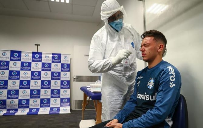 Jogadores do Grêmio passam por nova rodada de testes para covid-19