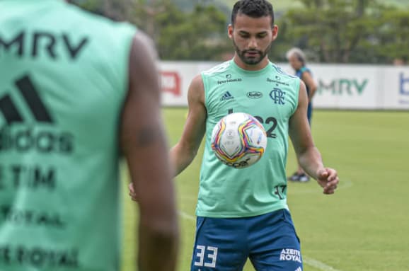 Flamengo confirma necessidade de cirurgia no joelho, e Thiago Maia não joga mais em 2020