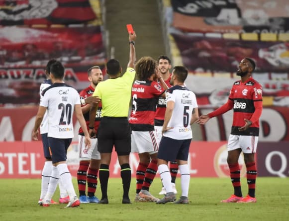 Atuações do Flamengo: Gustavo Henrique é recompensado com gol, e Arrasca entra para salvar