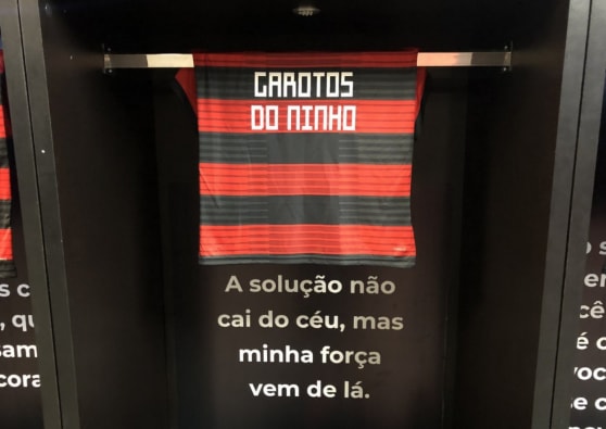 Flamengo vai homenagear vítimas de incêndio no CT em camisa contra Flu