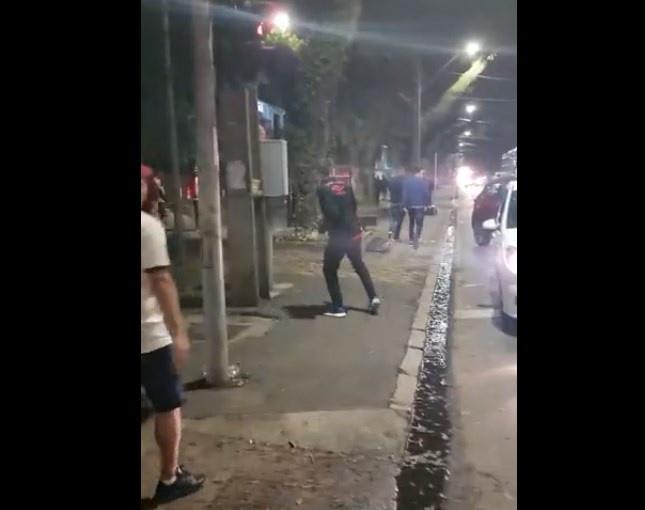 Torcedores de Athletico-PR e Flamengo trocam socos e pontapés na saída da Arena da Baixada