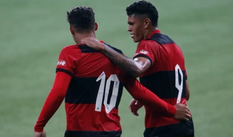 Dupla do Flamengo revive parceria afiada da seleção