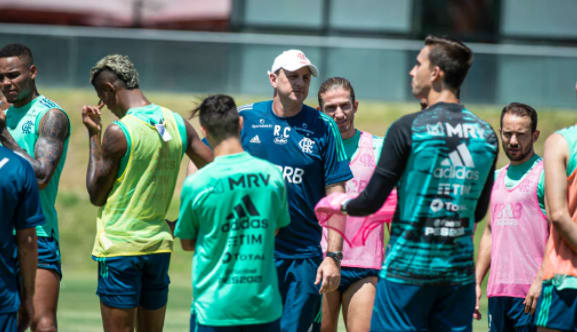 Flamengo visita o Sport na perseguição pela liderança do Brasileirão