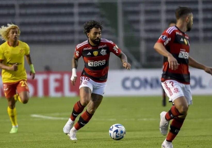 Gabigol volta a ser titular no Flamengo, mas vai mal e aumenta seca de gols