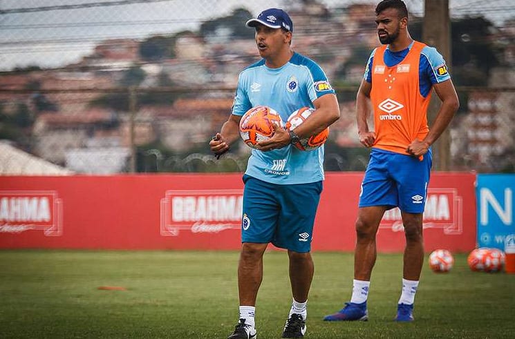 Com auxiliar no comando de treino, Cruzeiro fecha preparação para enfrentar a Caldense