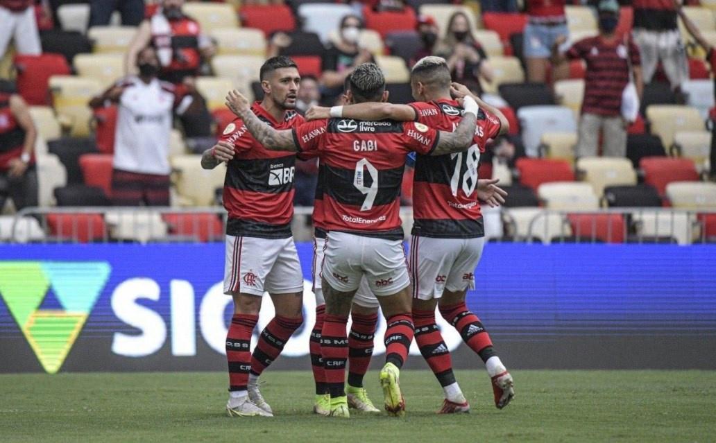 Casagrande analisa desempenho do Flamengo e destaca: É o melhor time da América do Sul