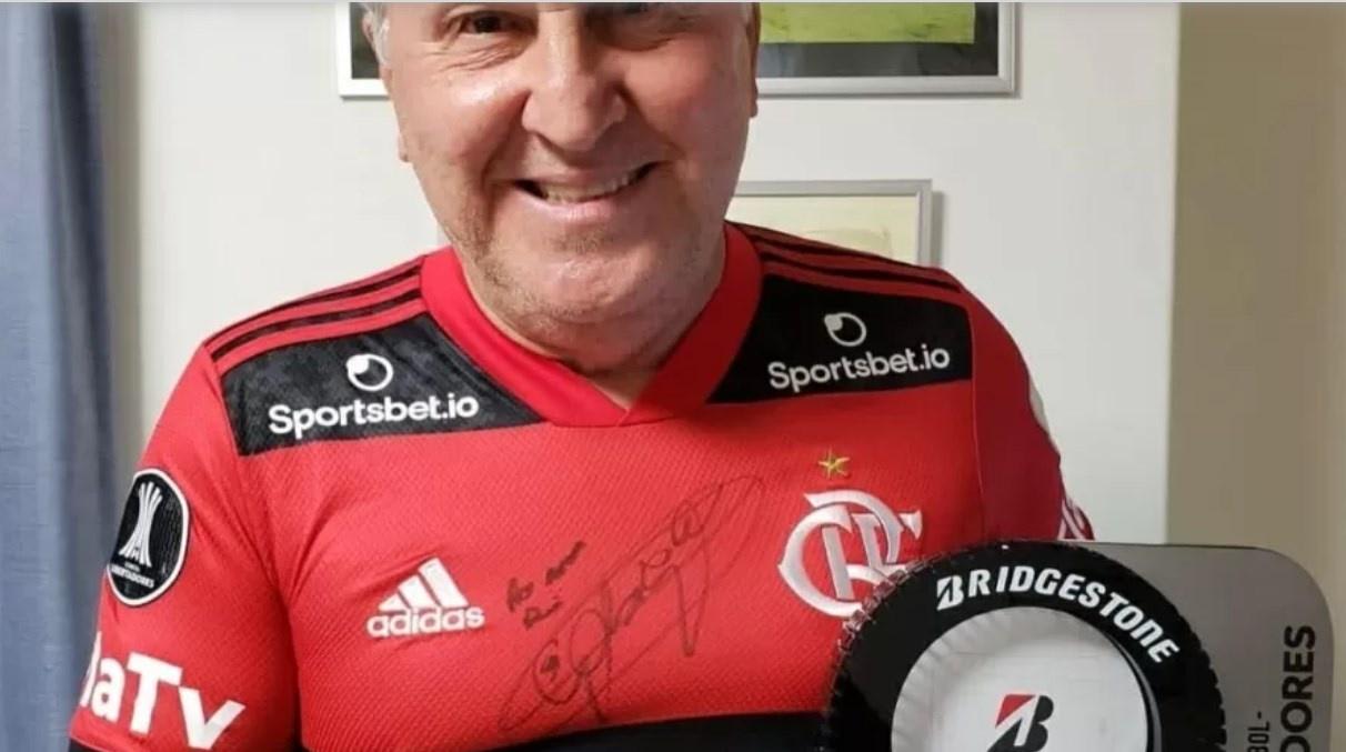 Flamengo lança camisa especial em comemoração de 50 anos da estreia de Zico