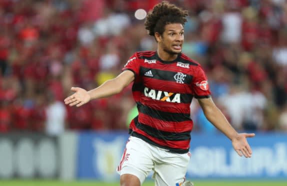 GOOOOOOOLLL! Willian Arão abre o placar para o Mengão