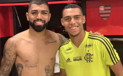 Contratação para a base agrada e deve “furar fila” na lateral direita do Flamengo