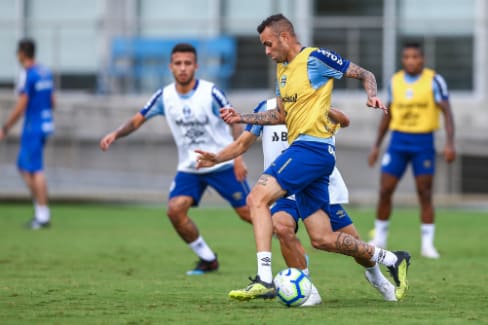 Grêmio se reapresenta com foco na estreia no Campeonato Brasileiro