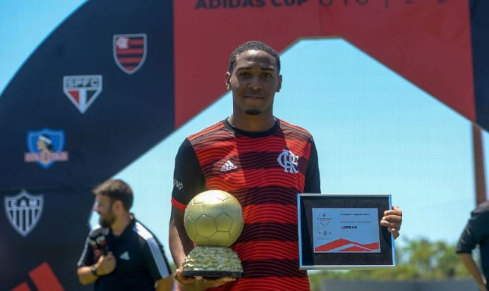 Como Flamengo prepara jovens na busca para manter lema de fazer craque em casa e quem são as próximas joias da fila