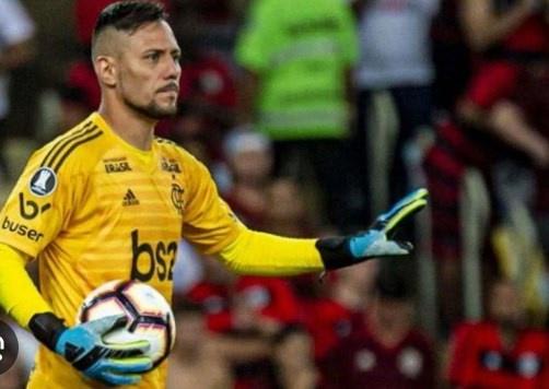 Ele não merece isso: Goleiro ídolo do Flamengo passa por situação lamentável na carreira