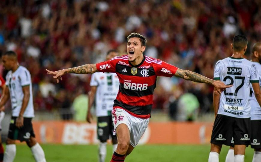 Em jogo de dez gols, Flamengo atropela o Maringá e garante vaga nas oitavas da Copa do Brasil