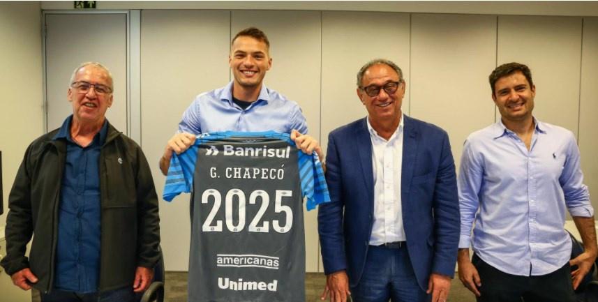 Grêmio renova com goleiro Gabriel Chapecó até 2025