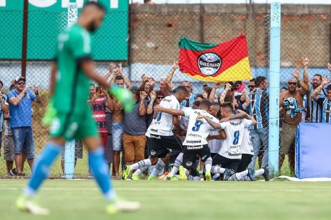 Grêmio goleia o Novo Hamburgo em estreia no Gauchão