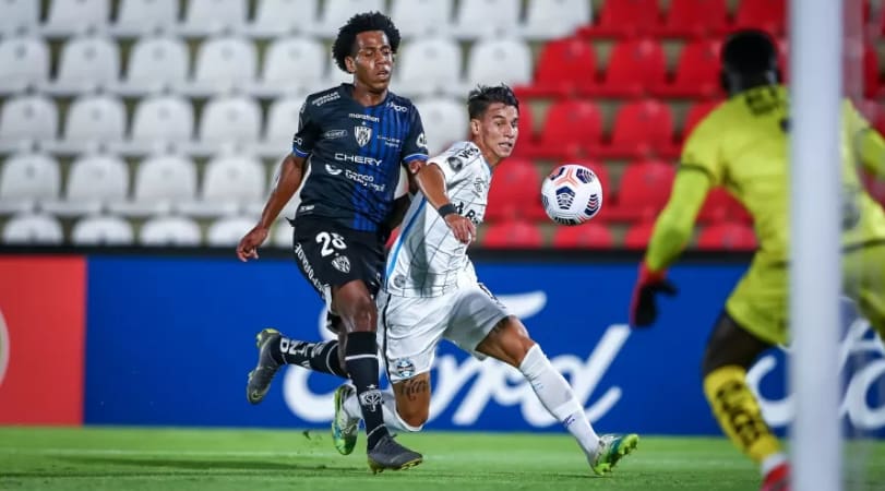 Libertadores é um Frankstein, jornalista detona erros do Grêmio em derrota para o Del Valle