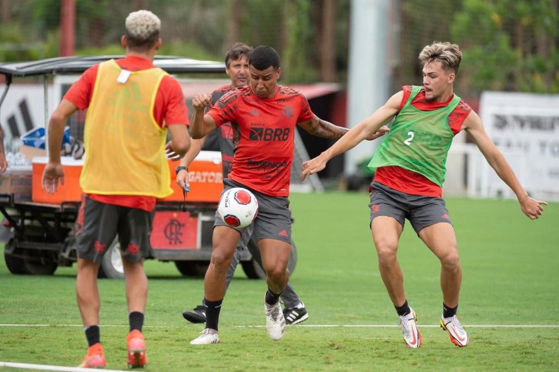 Veja imagens do treino do Flamengo na preparação para estreia no Campeonato Carioca