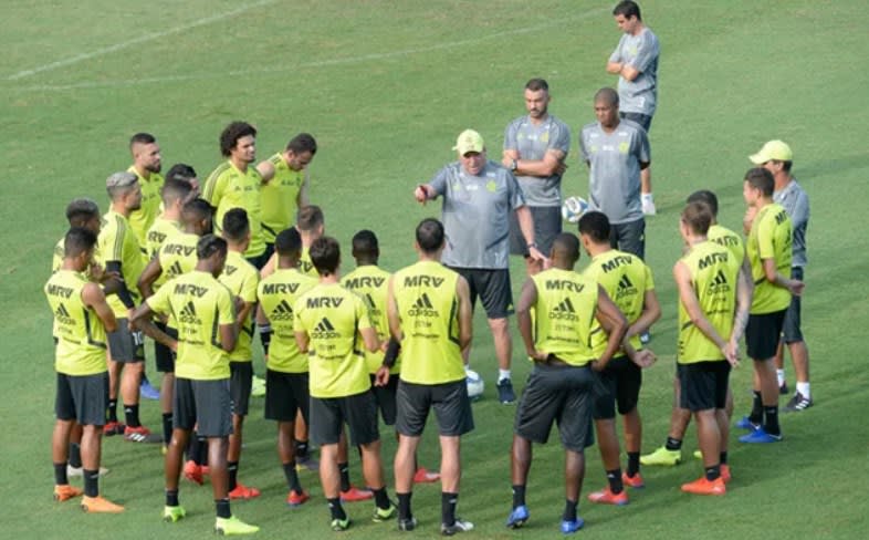 Flamengo projeta time misto para eventual final de Taça Rio