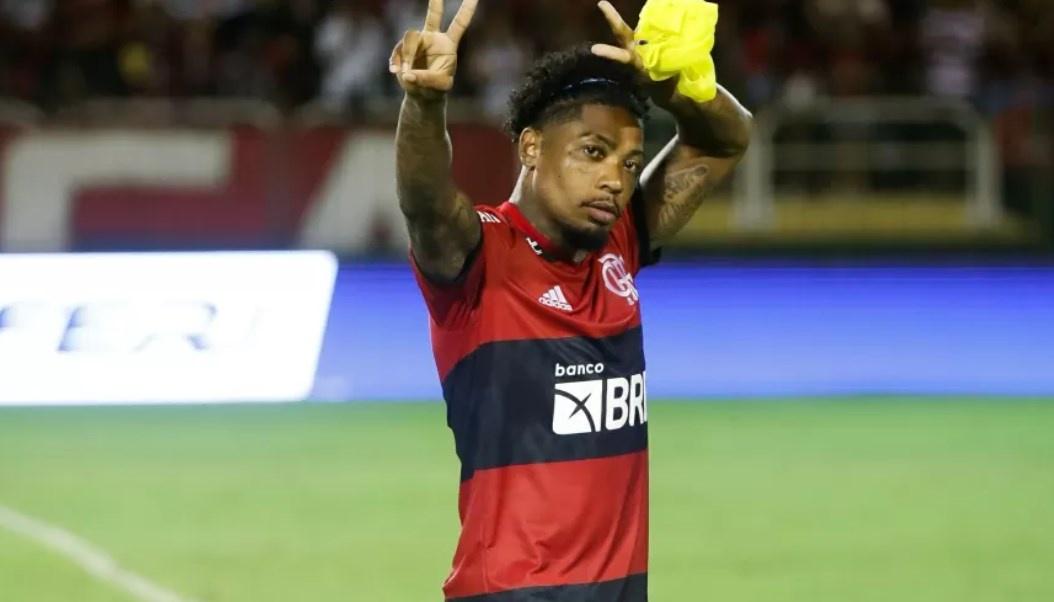 Marinho revela frio na barriga e coração grato por estreia pelo Flamengo