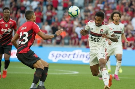 [COMENTE]: Como você avalia o desempenho do Flamengo na vitória contra o Athletico-PR?