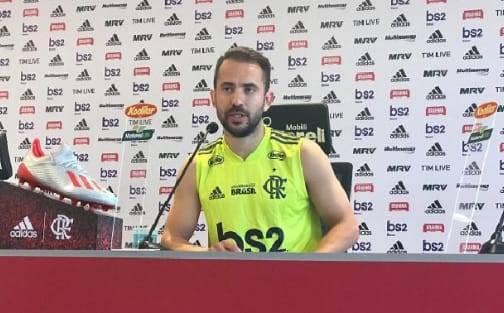 Éverton Ribeiro comenta sobre chegada de novos jogadores: “Cada um tem que mostrar seu melhor”