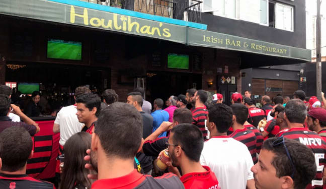 Festa sem fim! Torcida do Flamengo comemora título brasileiro em Lima