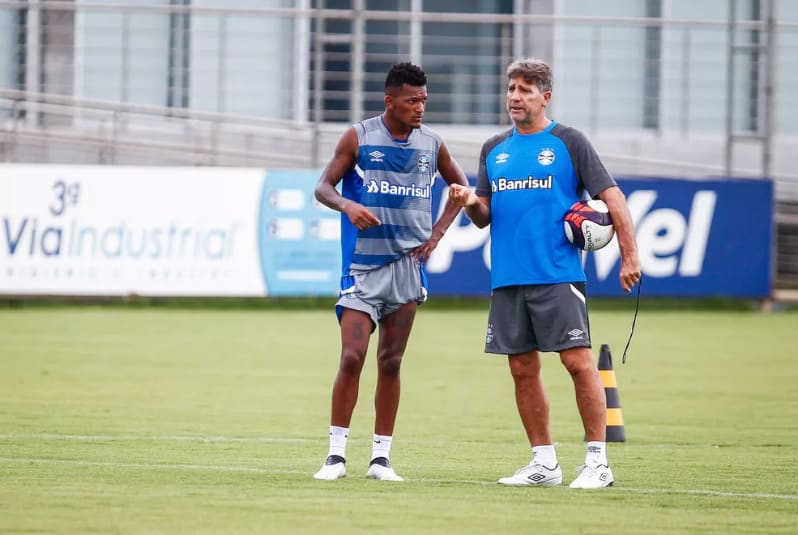 Renato revela choro de Jailson e confirma acerto entre Grêmio e Santos por volante