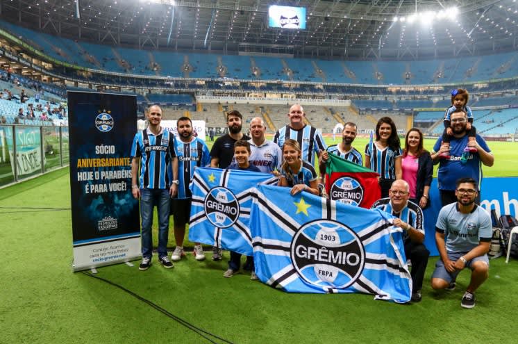 Sócios do Grêmio curtem promoções na Arena