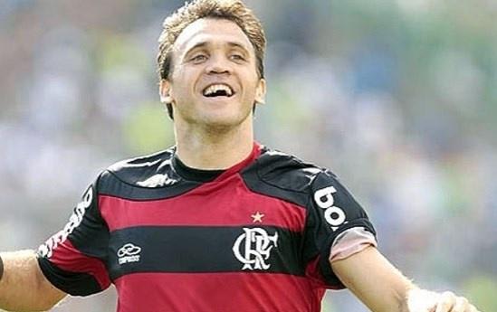 Nunca vamos esquecer esses jogadores estrangeiros que vestiram a camisa do Flamengo