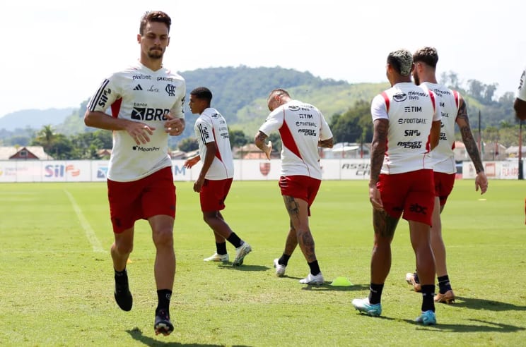 Rodrigo Caio deve iniciar clássico contra o Fluminense