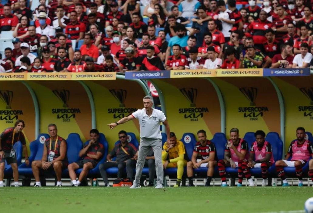 Menos passes, mais objetividade: primeiro grande teste de Paulo Sousa evidencia mudança de estilo do Flamengo