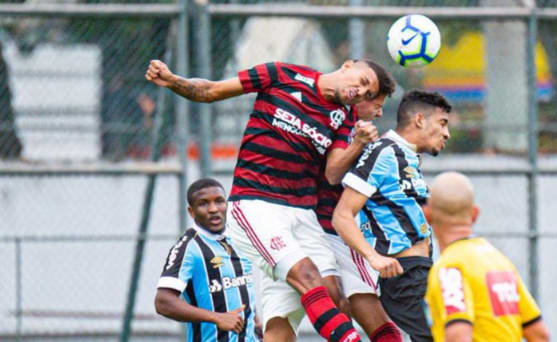 Flamengo empata com o Grêmio e segue na ponta do Brasileiro Sub-20